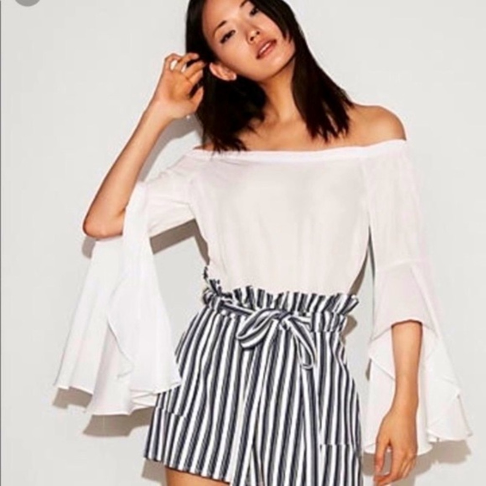 Good Condition Express off the shoulder top XS